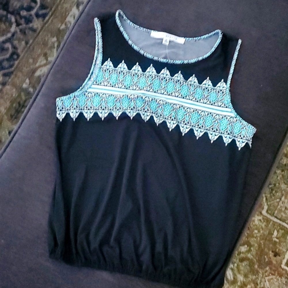 Sleeveless top, by Max Studio